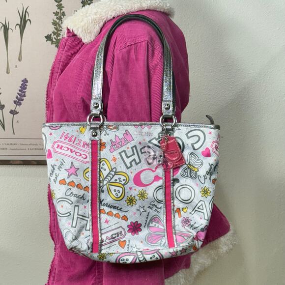 Vintage Y2k Coach Poppy Graffiti Tote Shoulder Bag Butterfly Charm Cutecore - Picture 1 of 14